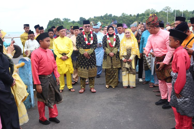 Kapolda Kepri Irjen Pol Yan Fitri Halimansyah Dianugerahi Gelar Kehormatan Dato Perdana Satya Buana