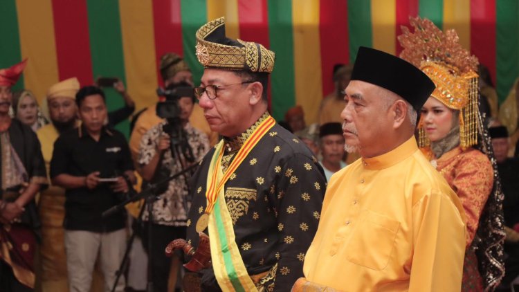 Kapolda Kepri Dianugerahi Gelar Adat Dato' Perdana Satya Buana Oleh Kesultanan Riau-Lingga