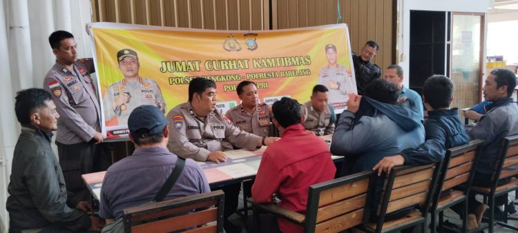 Kegiatan Jumat Curhat Kamtibmas Polresta Barelang Bersama Warga Kec. Bengkong oleh Polsek Bengkong