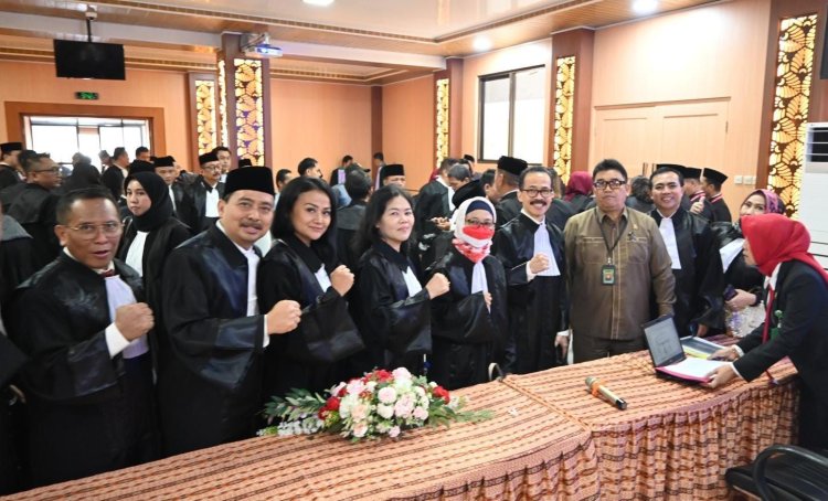 Tokoh Nasional Soegiharto Santoso Resmi Jadi Advokat PERATIN