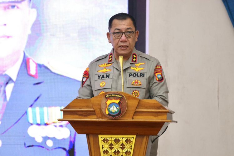 Kapolda Kepri Irjen Pol. Drs. Yan Fitri Halimansyah, M.H., Pimpin Upacara Sertijab Pejabat Utama Polda Kepri dan Kapolres Jajaran