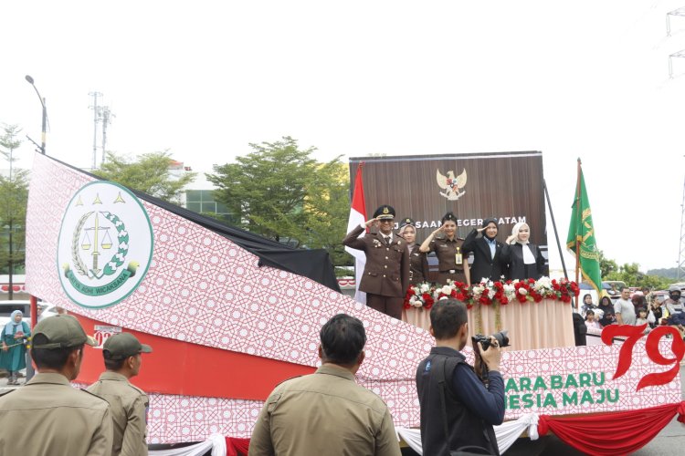 Kapolresta Barelang Hadiri Pawai Pembangunan Dalam Rangka HUT RI Ke-79 Tingkat Kota Batam