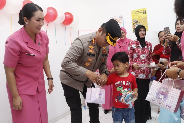 Kapolresta Barelang Dukung Program PIN Polio Cegah KLB, Berikan Imunisasi Gratis Kepada Masyarakat di Posyandu Kemala Bhayangkari