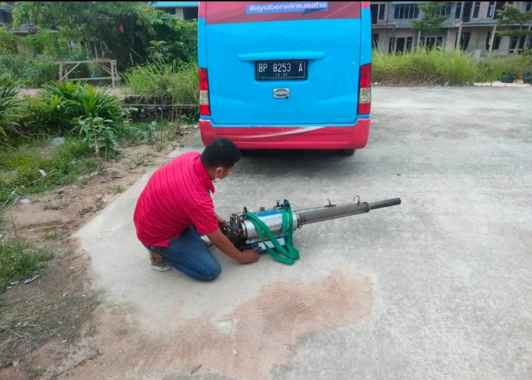 Sekjend dan Humas BPC Pimpin Kegiatan Foging Gratis di Area Terjangkit Nyamuk DBD