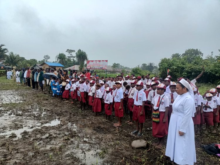 Satgas Habema Gelar Upacara Peringatan Kemerdekaan Ke-79 Republik Indonesia di Kampung Mumugu