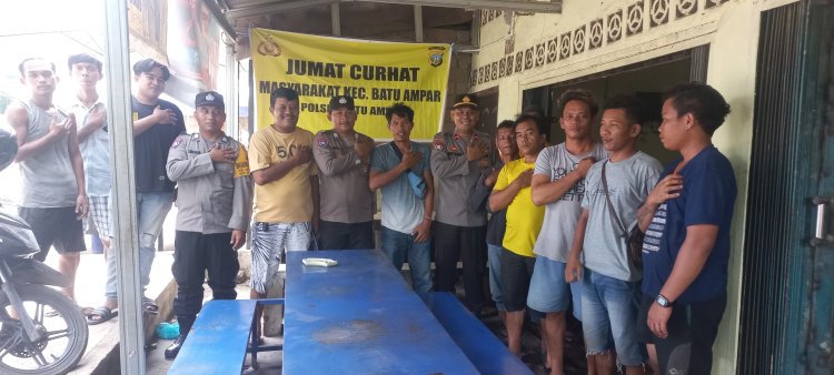 Kegiatan Jumat curhat Polsek Batu Ampar bersama Masyarakat Di RT 02 RW 15 Kel tanjung Sengkuang kecamatan Batu Ampar