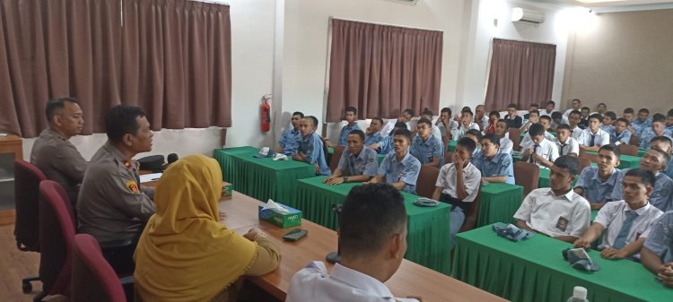 Cegah Tawuran, Kapolsek Sekupang Datangi Siswa Sekolah SMK Negeri 04 Kota Batam