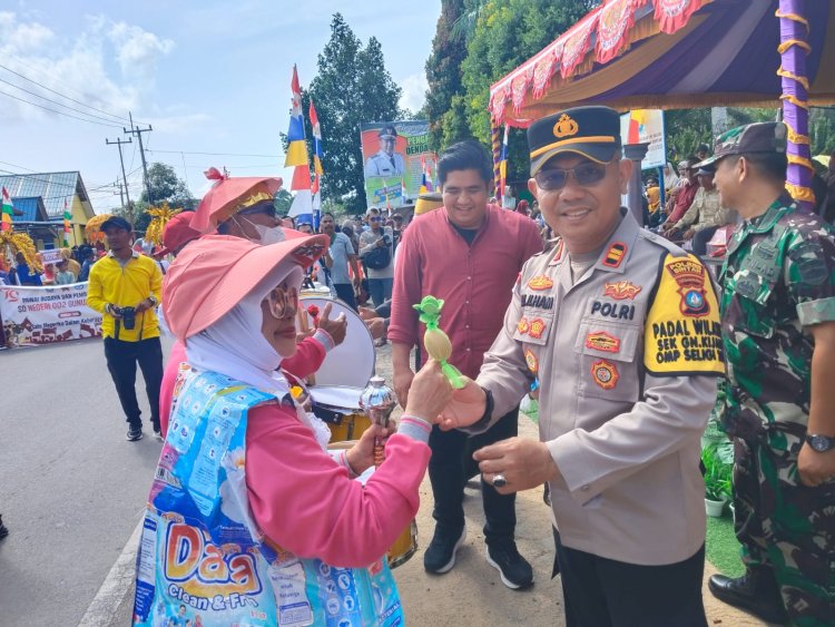 Kembali Personel Polres Lakukan Pengamanan Pawai Budaya Tingkat Kecamatan