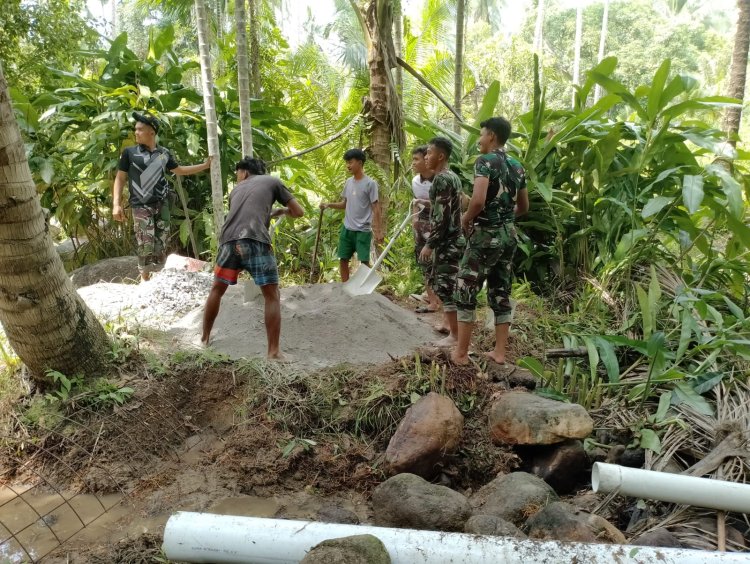 Sinergi Lanud Raden Sadjad Natuna dan Warga Sejuba dalam Perbaikan Pipa Air Bersih