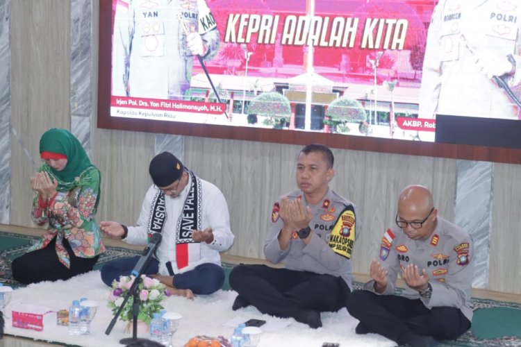 Wahai Siswa dan Siswi Kami Cinta Kalian, sayangi diri, masa depan yang cerah sedang menanti tema tatap muka Kapolres Karimun