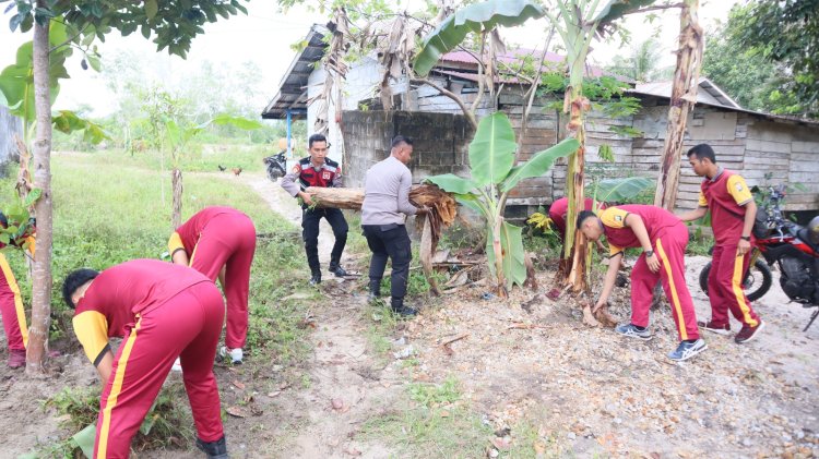 Memperingati Maulid Nabi Muhammad SAW 1446H Polres Lingga Bersihkan Tempat Ibadah