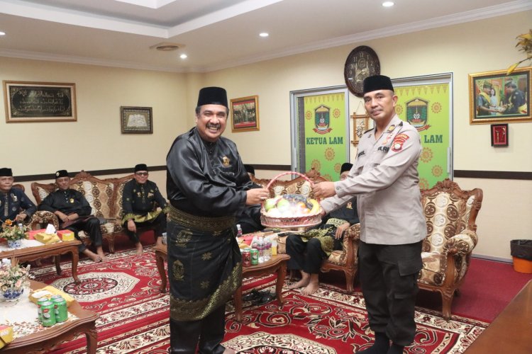 Peringatan Maulid Nabi Besar Muhammad SAW 1446 Hijriah, Polresta Barelang Gelar Anjangsana Silaturahmi Dengan Toga dan Tomas di Kantor LAM Kota Batam