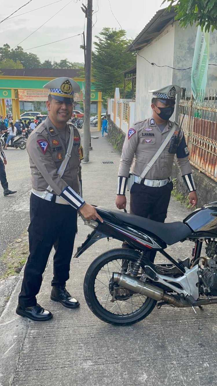 Satlantas Polresta Barelang Sosialisasi Safety Driving dan Penertiban Knalpot Brong di SMK Ibnu Sina Kota Batam