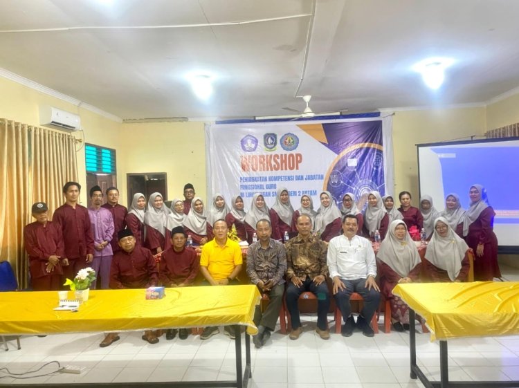 Workshop Peningkatan Kompetensi dan Digitalisasi Pembelajaran di SMA Negeri 2 Batam