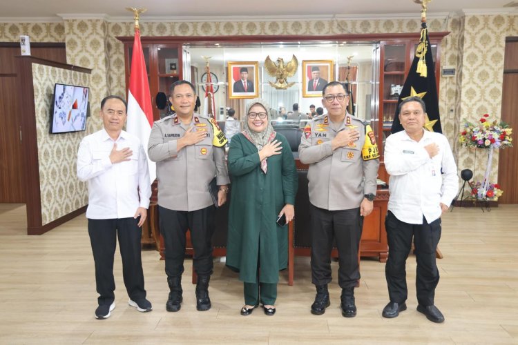 Irjen Pol Yan Fitri Halimansyah Sambut Plt. Gubernur Kepri di Polda