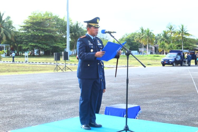 Danlanud RSA Natuna Serukan Profesionalisme Usai Pimpin Kenaikan Pangkat dan Golongan Personel