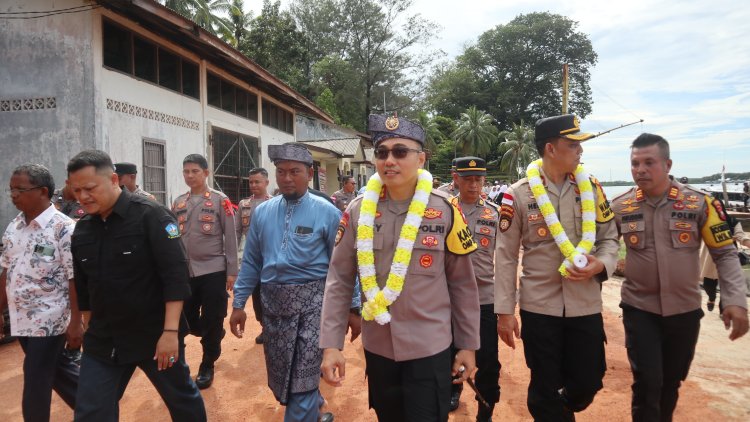 Kapolres Bintan Kunjungi Desa Numbing Dalam kegiatan Jumat Curhat