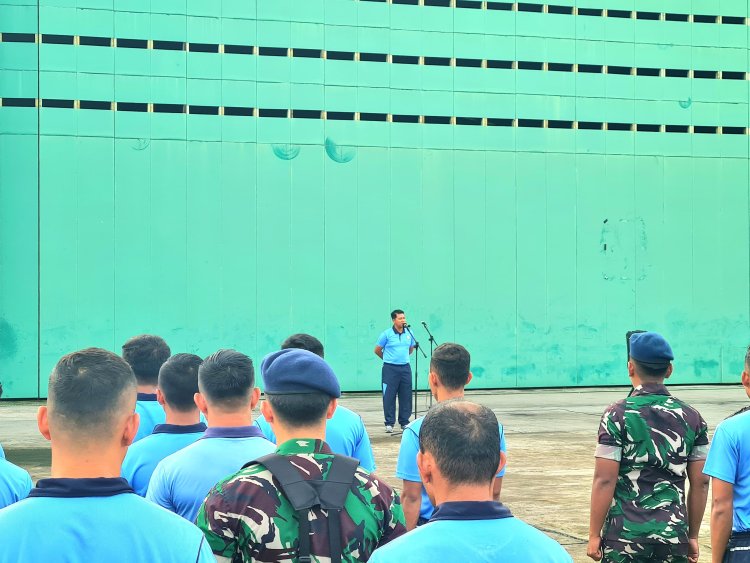 Danlanud RSA Natuna Apresiasi Personel Berprestasi di Bidang Pendidikan, Olahraga, dan Teknologi