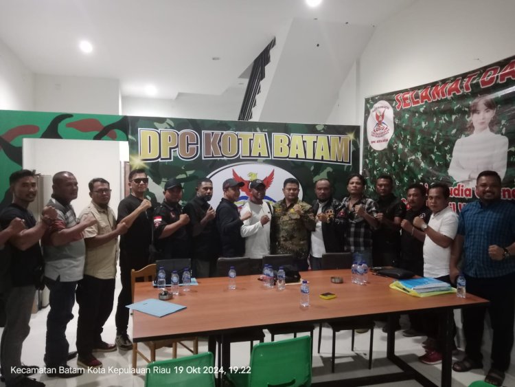 Ketua DPC GRIB Jaya Kota Batam, Dicky Sunjaya Ginting, Resmi Berikan Mandat kepada Pengurus PAC