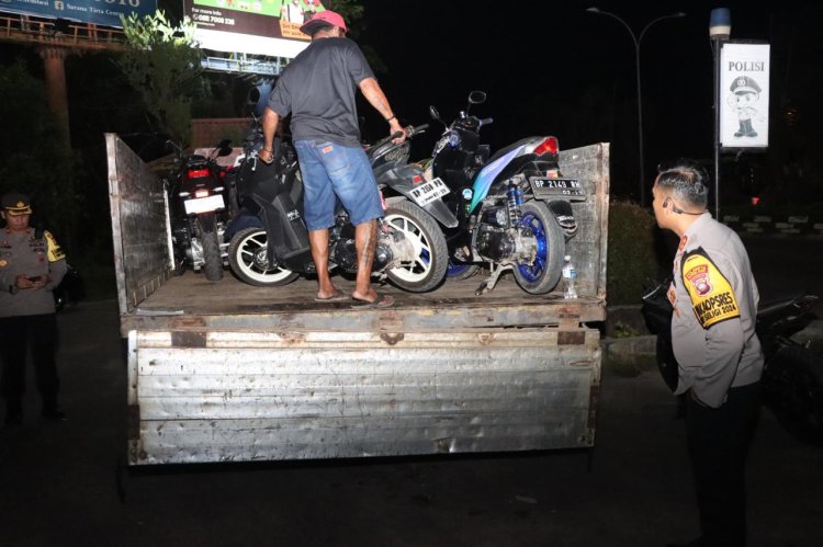 Patroli Gabungan Polresta Barelang: 81 Motor Berknalpot Tidak Sesuai Spesifikasi Diamankan