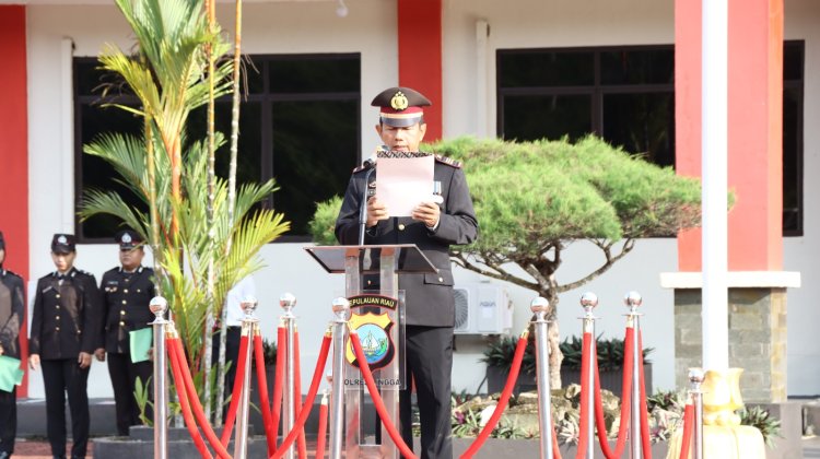 AKP Edi Suryanto Kabag Ops Polres Lingga Pimpin Upacara Peringatan Hari Pahlawan 2024.