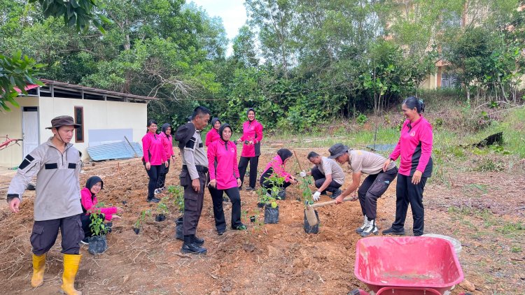 Polsek Kota Tanjungpinang Manfaatkan Lahan Tidur untuk Dukung Ketahanan Pangan Nasional