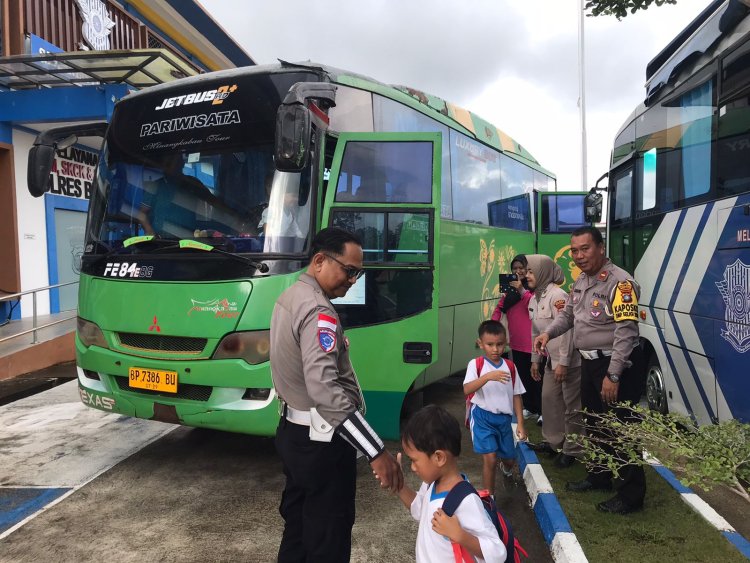 Polisi Sahabat Anak Polres Bintan, Meningkatkan Kesadaran Tertib Berlalu Lintas Sejak Dini