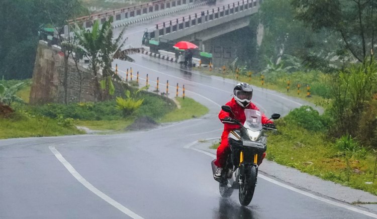 Hujan Lebat di Batam: Waspadai Bahaya Berkendara di Jalanan Licin