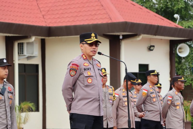 Kapolres Bintan Berikan Penghargaan kepada 6 Personil