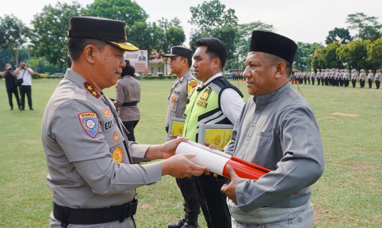 POLDA KEPRI GELAR APEL BESAR POLISI RW, BHABINKAMTIBMAS DAN SATKAMLING TAHUN 2024