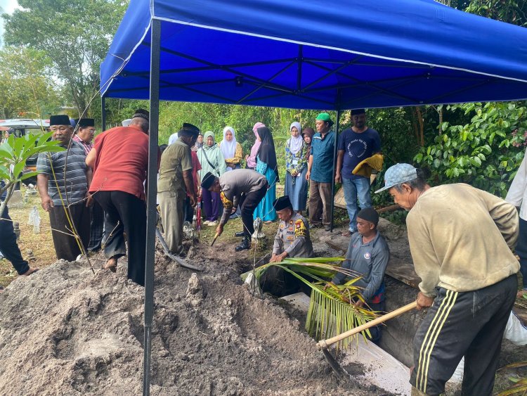 Kompol Andi Sutrisno, A.md. S.H. M.H., Bantu Proses Pemakaman Warga Yang Meninggal Dunia