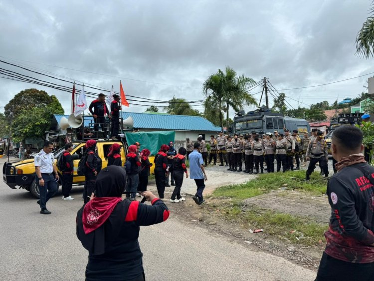 Polresta Barelang Kawal Aksi Unjuk Rasa Koalisi Rakyat Batam Tuntut Kenaikan UMK Tahun 2025