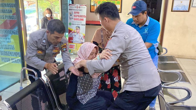 Polsek Sekupang Berikan Pelayanan Prima untuk Masyarakat Disabilitas dan Lansia