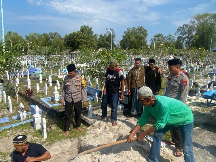 Kompol Andi Sutrisno, A.Md, S.H., M.H., Turun Langsung Bantu Proses Pemakaman Warga Kelurahan Dabo