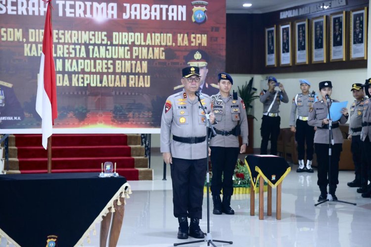 Kapolda Kepri Irjen Pol Yan Fitri Halimansyah Pimpin Sertijab dan Kenal Pamit Pejabat Utama Polda Kepri