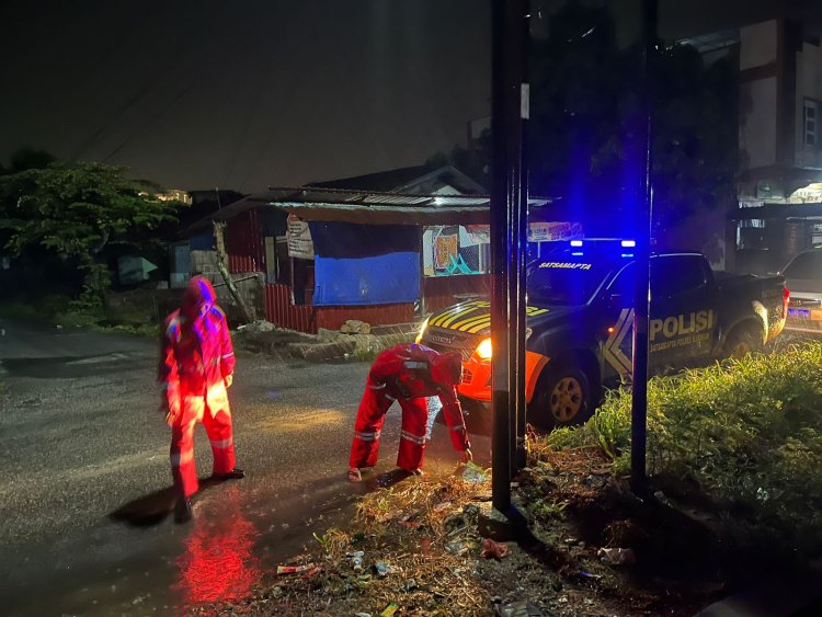 Patroli Samapta Siaga Bencana Polres Karimun Pantau Lokasi Rawan Banjir dan Longsor