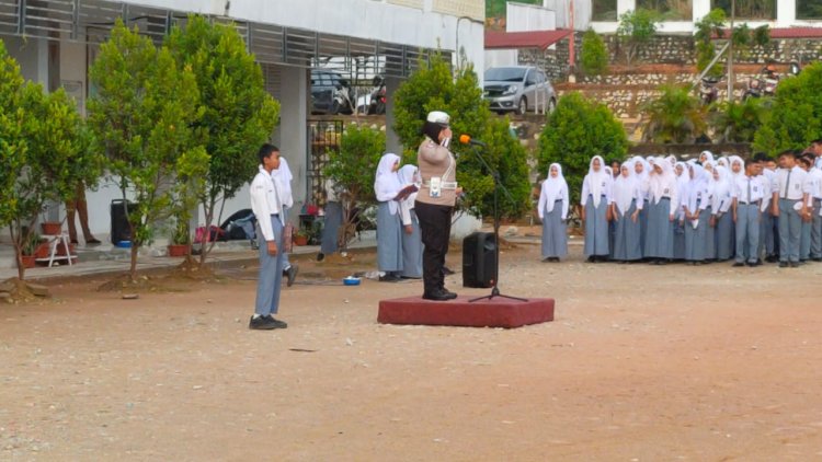 POLICE GOES TO SCHOOL: SOSIALISASI KESELAMATAN BERLALU LINTAS DI SMA NEGERI 5 KARIMUN