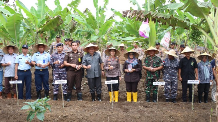 Polres Bintan Laksanakan Program Penanaman Jagung Serentak 1 Juta Hektar dalam Rangka Mendukung Swasembada Pangan 2025