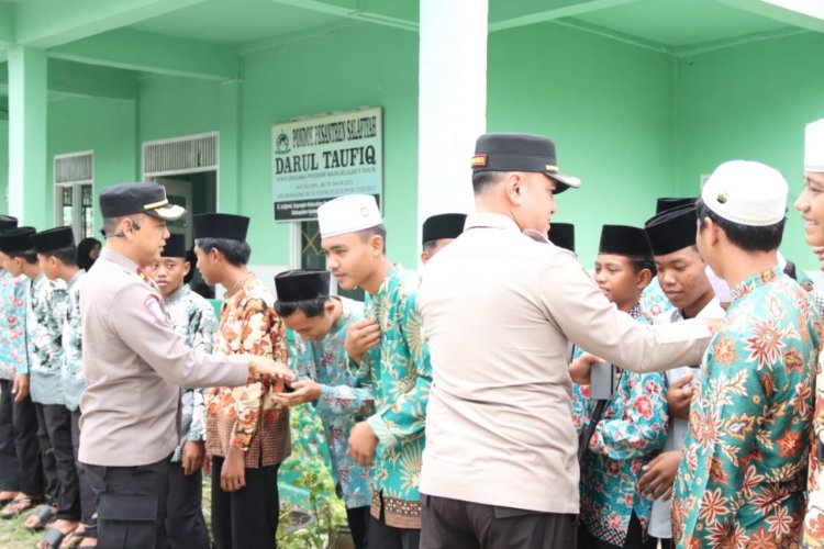 Polres Karimun Gelar Bakti Sosial, Tingkatkan Hubungan Harmonis Polri dengan Masyarakat