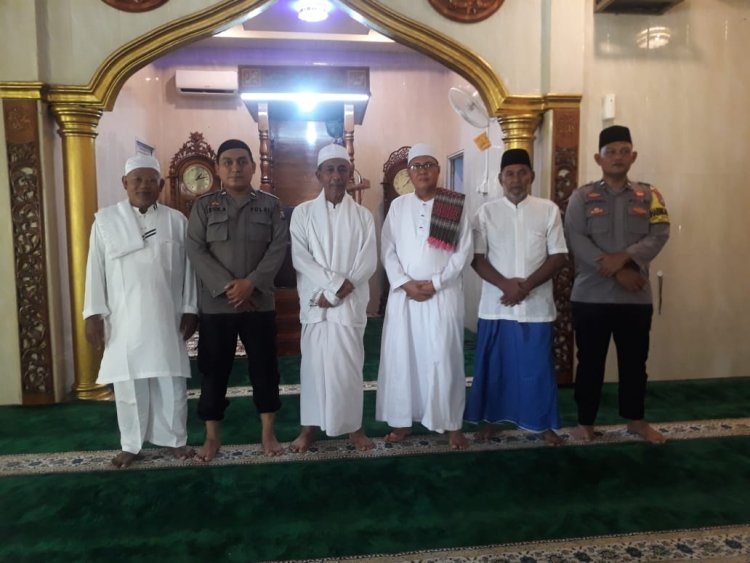 Jumat Keliling Polsek Meral, Perkuat Silaturahmi dan Kemitraan dengan Masyarakat