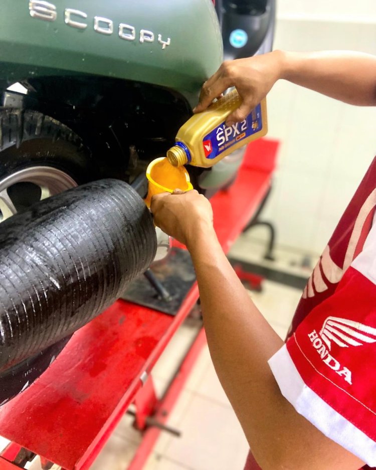 Pentingnya Rutin Mengganti Oli Motor Agar Performa Tetap Prima