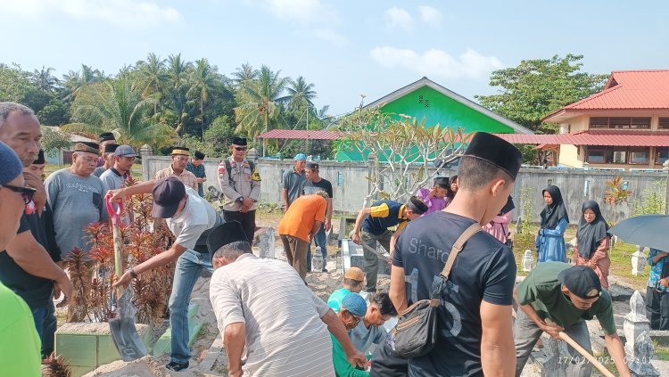 IPTU Maidir Riwanto, S.H., Bersama Bripka Hendri Hadiri Prosesi Pemakaman Warga Sekop Darat