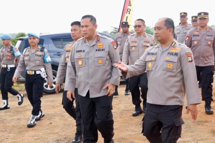 Kapolda Kepri Dukung Ketahanan Pangan, Dampingi Petani dalam Panen Jagung Serentak