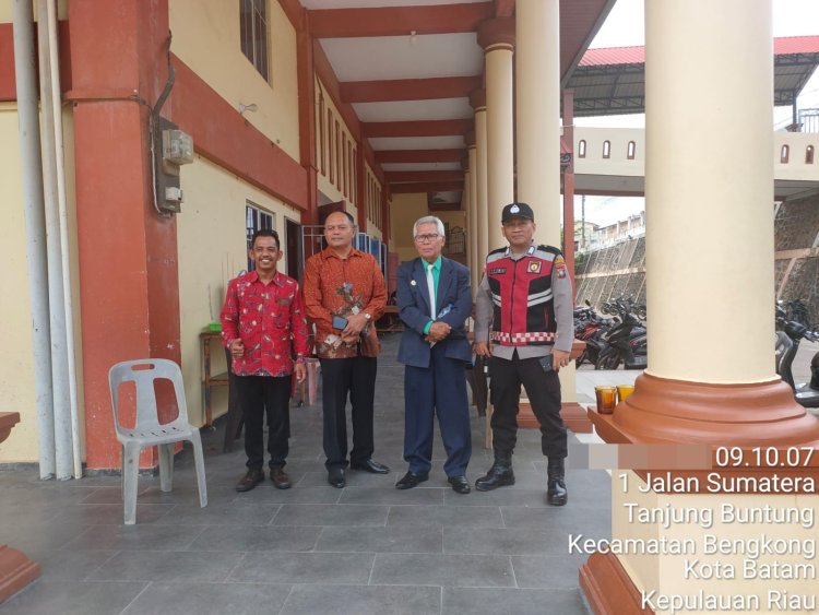 Polsek Bengkong Gelar Kegiatan Minggu Kasih Kamtibmas di Gereja HKBP Estomihi