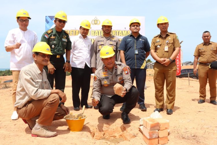 POLDA KEPRI RESMIKAN GROUND BREAKING PERUMAHAN BERSUBSIDI