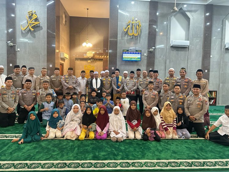 Polresta Barelang Laksanakan Sholat Tarawih Bersama di Masjid Baitud Dakwah Bida Asri 1